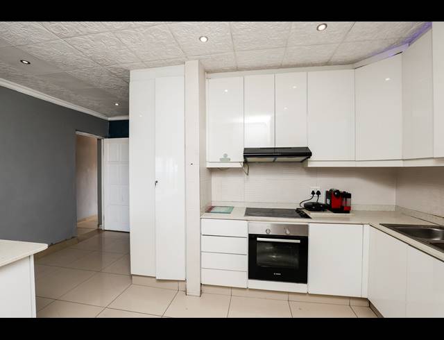 3 BEDROOM APARTMENT FOR SALE IN MORNINGSIDE